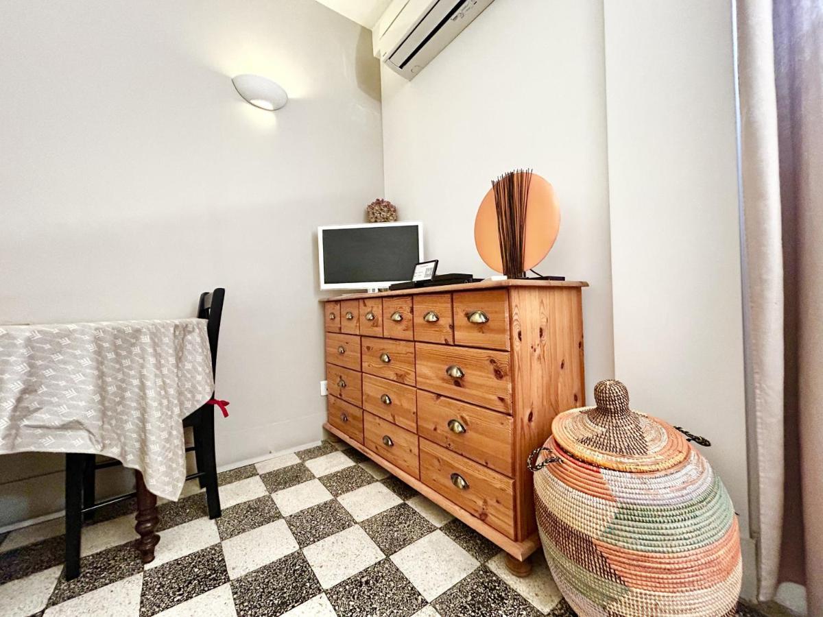 Aparthotel Riviera - Balcon Des Etats Unis - Old Town Promenade Des Anglais Nice Buitenkant foto